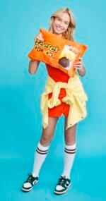 iscream Reese's Pieces Pillow Set - Image 5